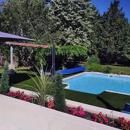 Lägenhet La Maison Des Beaux Jardin Loubes-Bernac