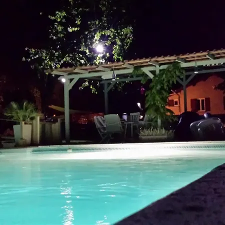 Escapades Romantiques Uniques Amour Apartment Loubes-Bernac